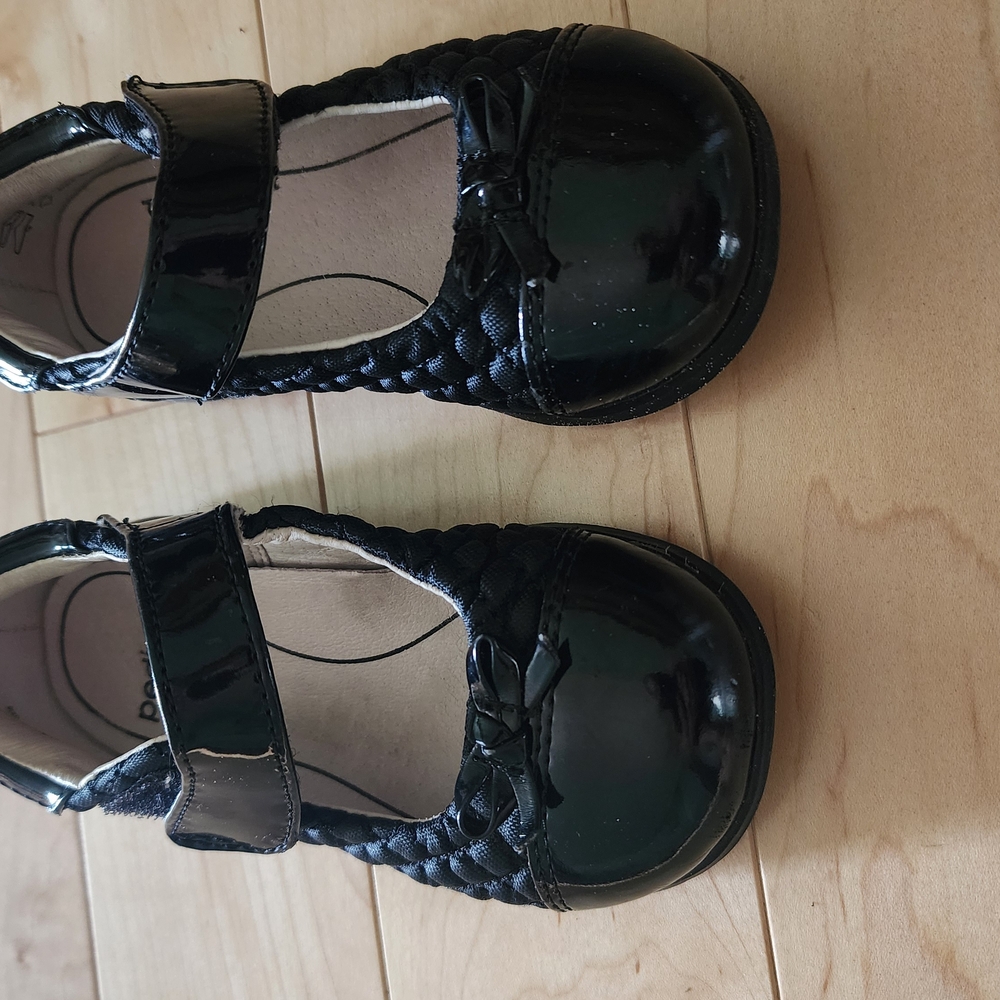 Black Dress Shoes with Intricate Cutout Design